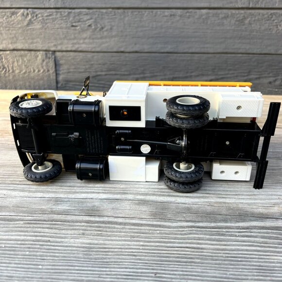 11" DG PRODUCTIONS -1995-1-1 Oregon Trail Electric Co-op Utility Bucket Truck - Picture 14 of 16